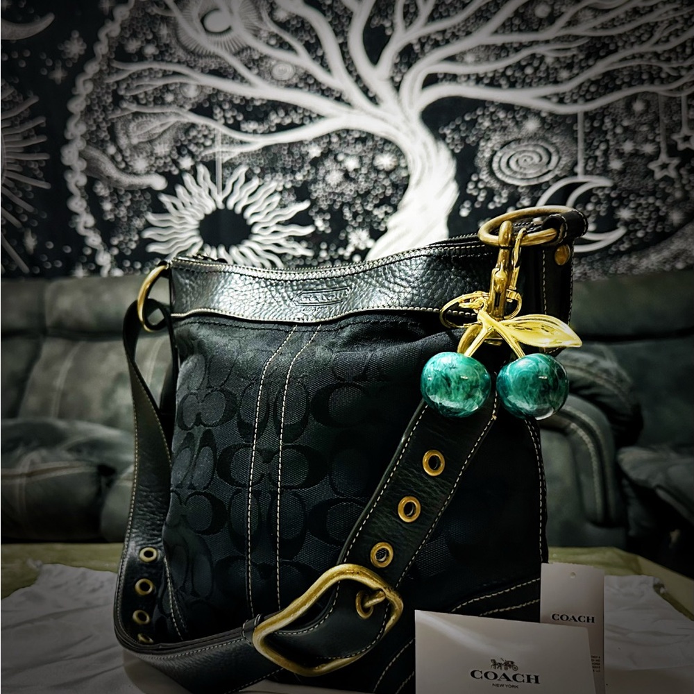 Vintage Coach soho shoulder Bag Black and Gold Women's handbag 2006 - Picture 14 of 16